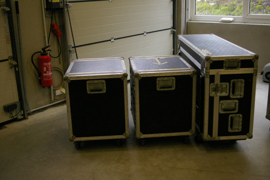 Soundcraft Vi4 digital console with Local & Stage Racks