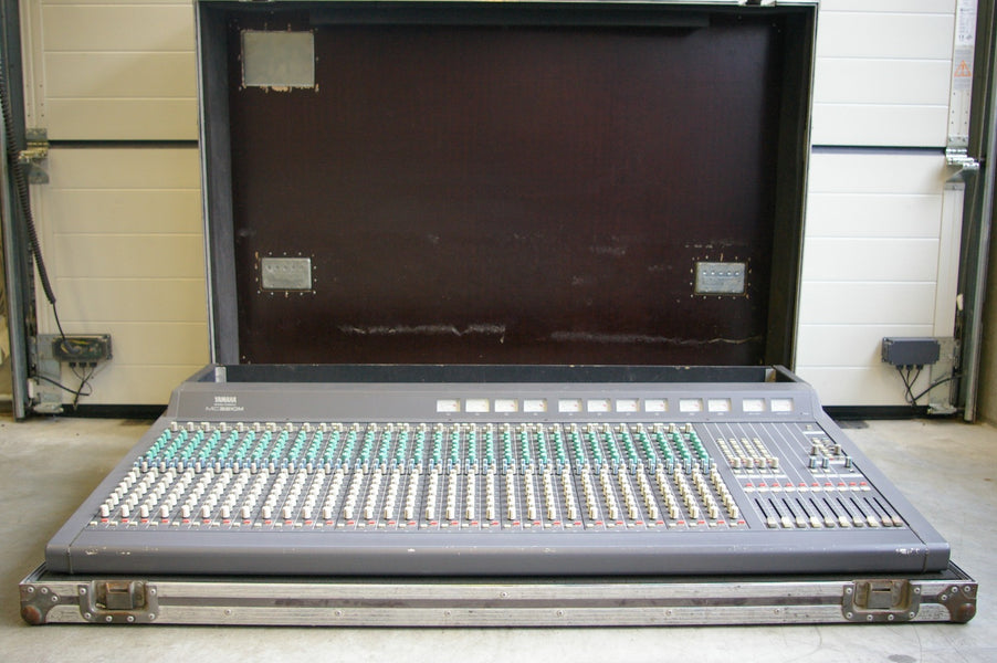 Yamaha MC 3210M On-Desk Analogue Mixing Console