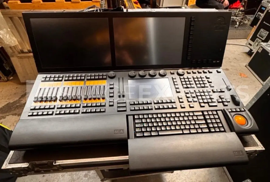 MA Lighting grandMA2 light + Fader Wing with Cases