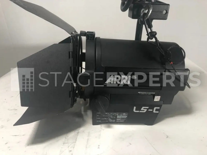 ARRI L5-C Pole-Op LED Fresnel with 4-Leaf Barndoor & Case