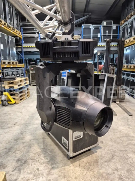 Martin MAC Viper Profile moving spot – tour‑ready fixture