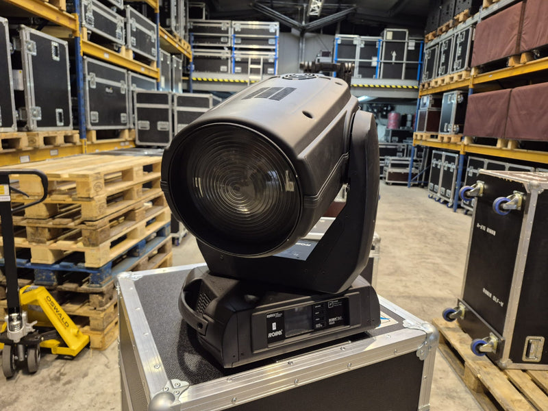 Robe Robin DLF Wash – 13 Fixtures with Flight Cases | Used