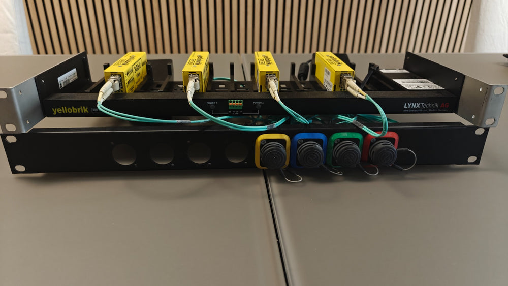 Lynx Technik Yellobrik OTR1810 – 8x Bundle with Racks