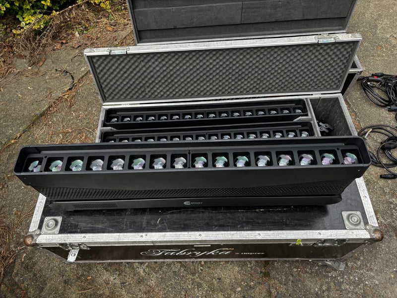 Clay Paky Tambora Batten – 8x LED battens with flight cases