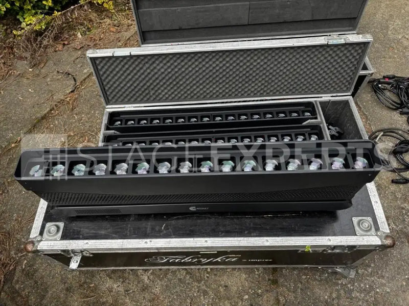 Clay Paky Tambora Batten – 8x LED Battens with Cases