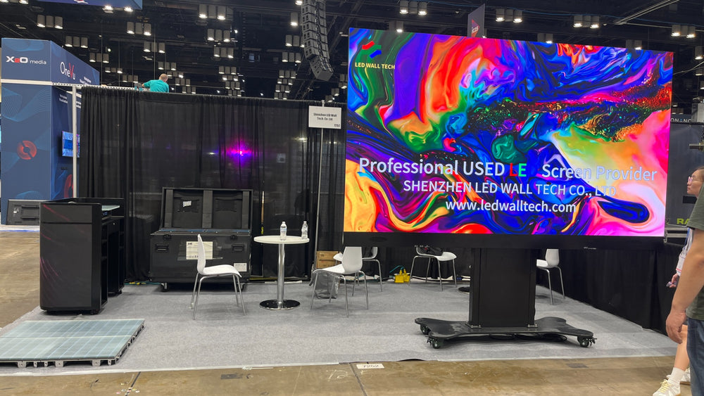 All-in-One 135-inch 1.56 mm Indoor LED Wall – Full HD