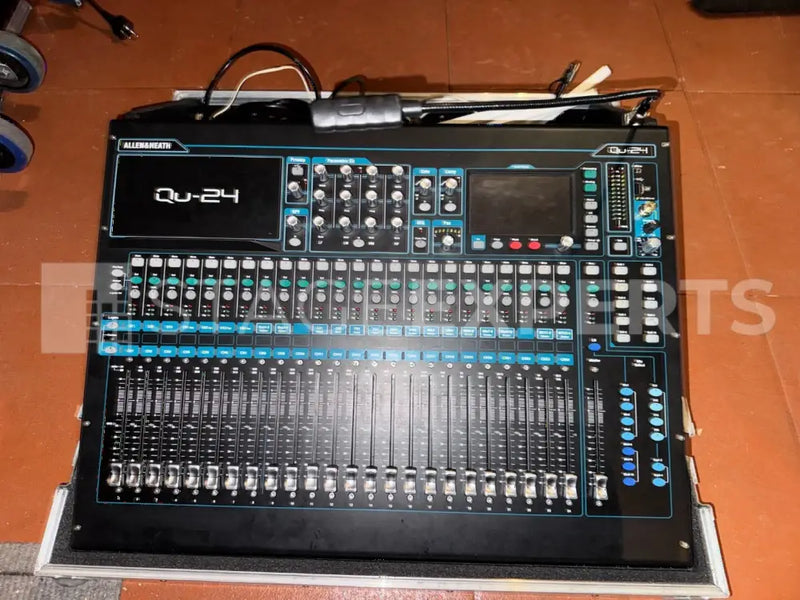 Allen & Heath Qu‑24 Chrome Digital Mixer with Flight Case