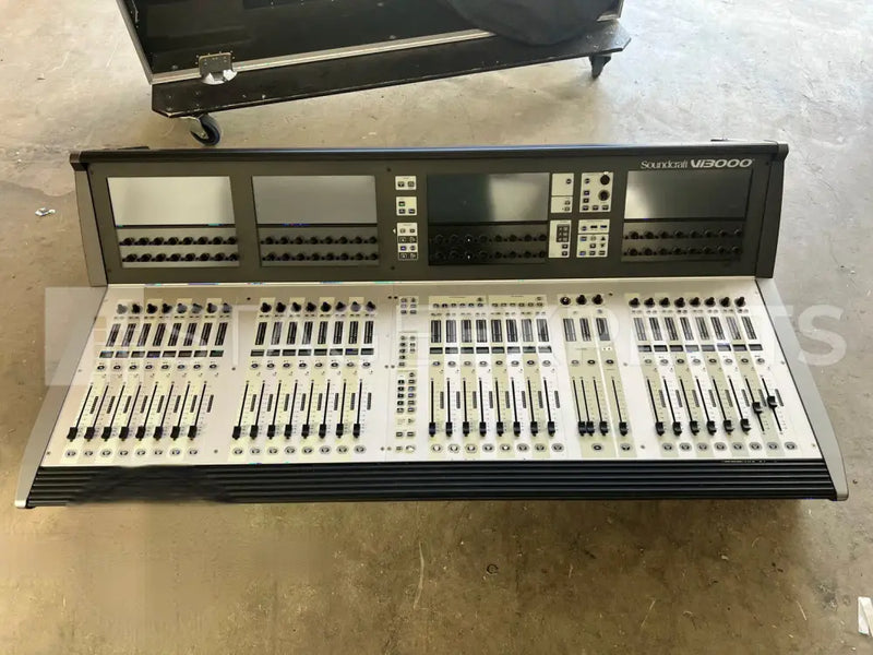 Soundcraft Vi3000 Digital Mixing Console with Flightcase