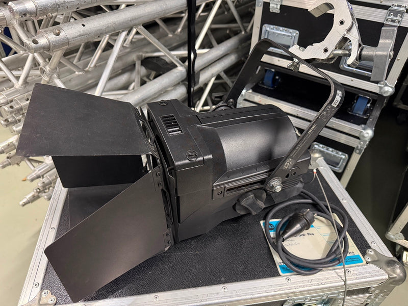 ETC Source Four Fresnel 750W – Set of 6 with Case