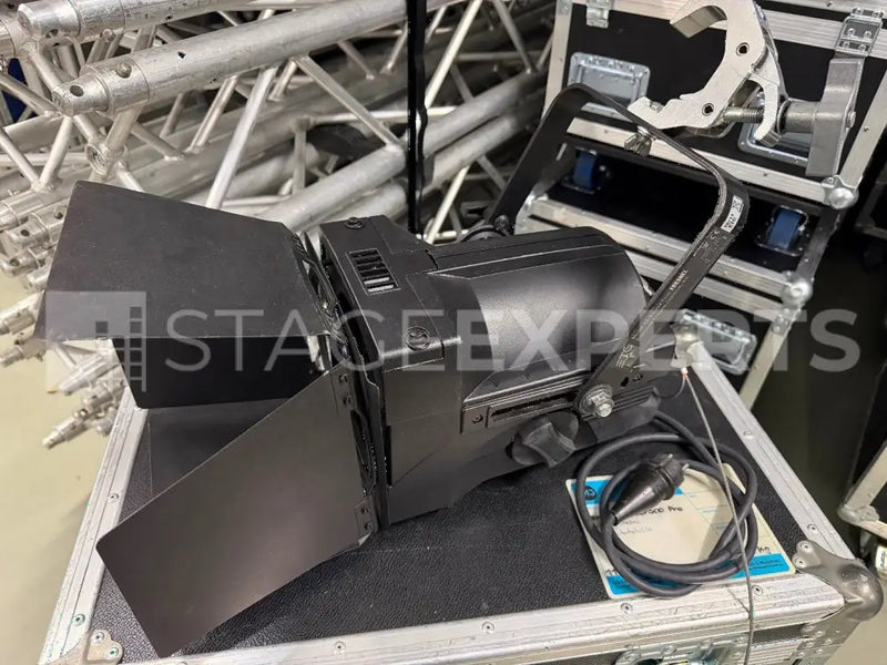 ETC Source Four Fresnel 750W – Set of 6 with Flight Case
