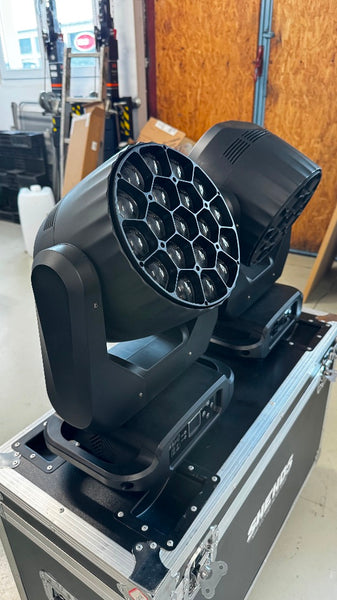SHEHDS Bee Eye 19x20W Moving Wash Pair with 2‑Unit Case