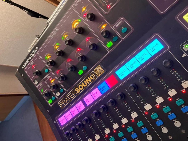 Allen & Heath GLD-80 Digital Mixer with Case and Lamp