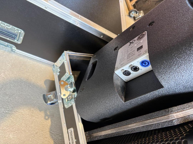 Seeburg Acoustic Line X4dp – Pair with Flight Case & Covers