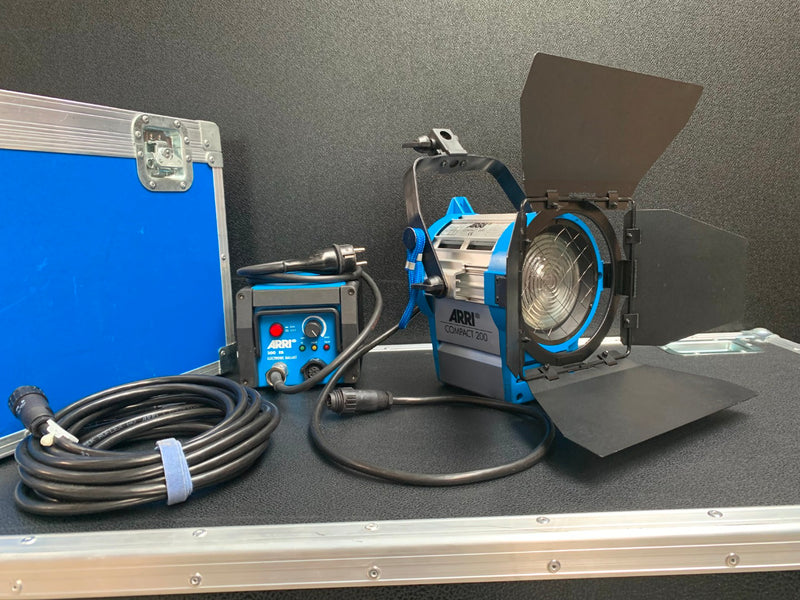 ARRI Compact 200 Daylight Fresnel HMI with Ballast and Case