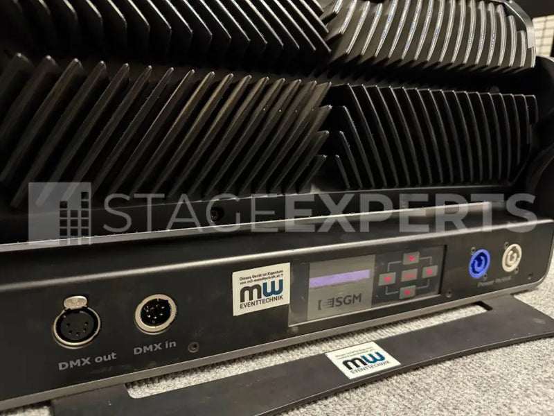 SGM X-5 LED Strobe Pair – Double Flight Case Bundle