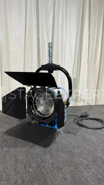 ARRI True Blue T1 PO/S 1000W – Set of 6 with Accessories