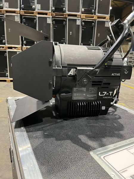 ARRI L7‑TT PO LED Fresnel (Black) with Barndoor | Stage Experts