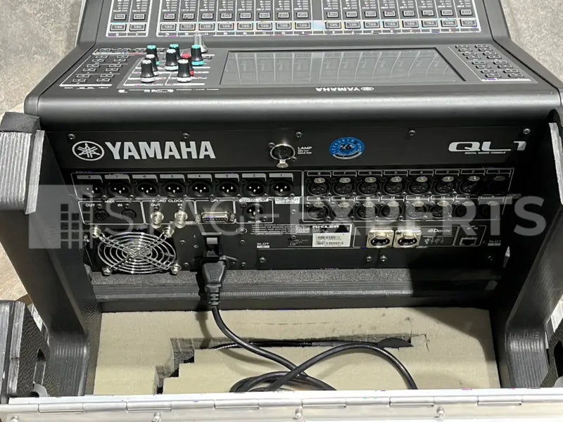 Yamaha QL1 Digital Mixing Console – 32ch, 16+2 Faders