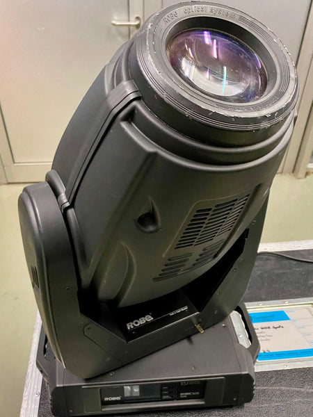Robe Robin 600E Spot Pair with Double Case & Brackets