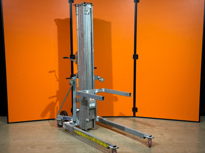 Genie SLC-18 Material Lift – 295 kg capacity, 5.64 m