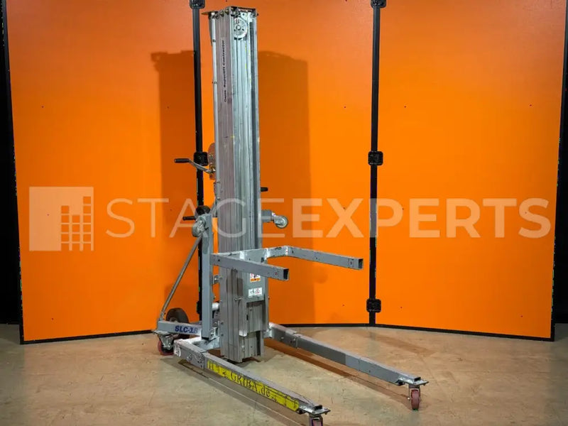 Genie SLC-18 Material Lift, 295 kg, 5.64 m Reach | Used