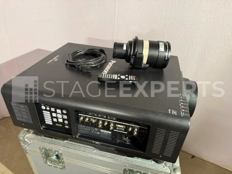 Panasonic PT-DS20K Projector with ET-D75LE20 Lens
