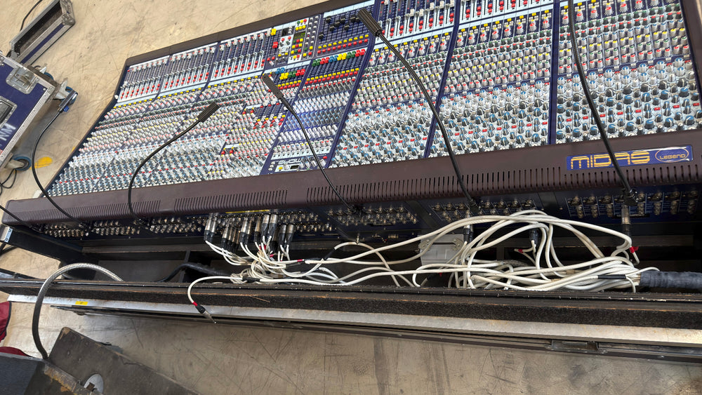 Midas Legend 3000 Analogue Mixing Console with PSU & Flight Case