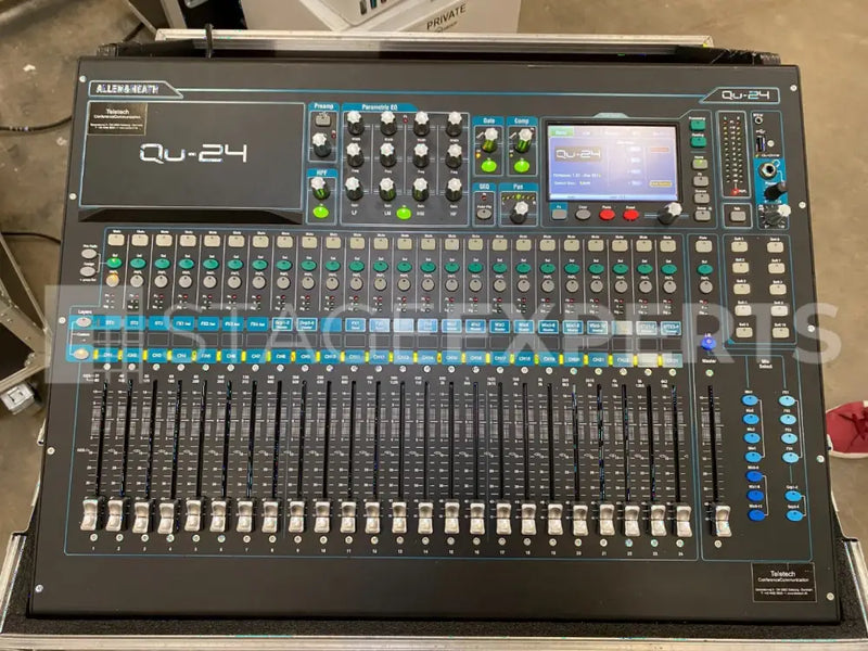 Allen & Heath QU-24 Digital Mixer with Flightcase – 24-channel