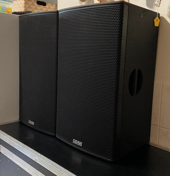 EAW RS153 Active Full-Range Speakers – Pair with Flight Case