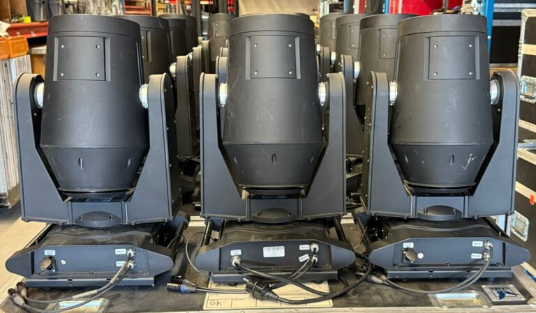 TourPro Aquabeam – 14 Moving Beam Lights with Cases