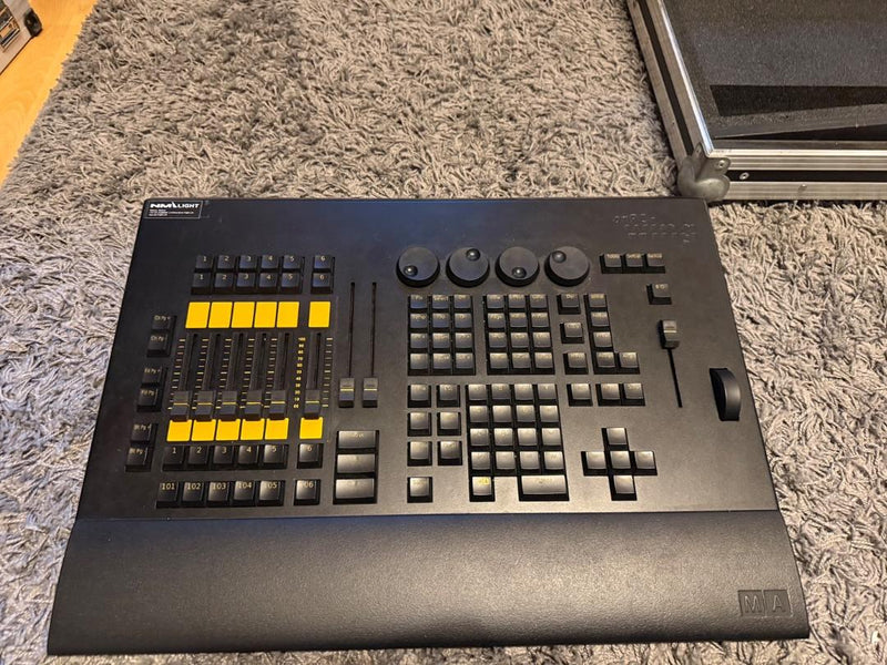MA Lighting grandMA2 onPC Command Wing – with Thon Case