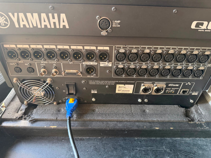 Yamaha QL1 digital mixing console with case & doghouse
