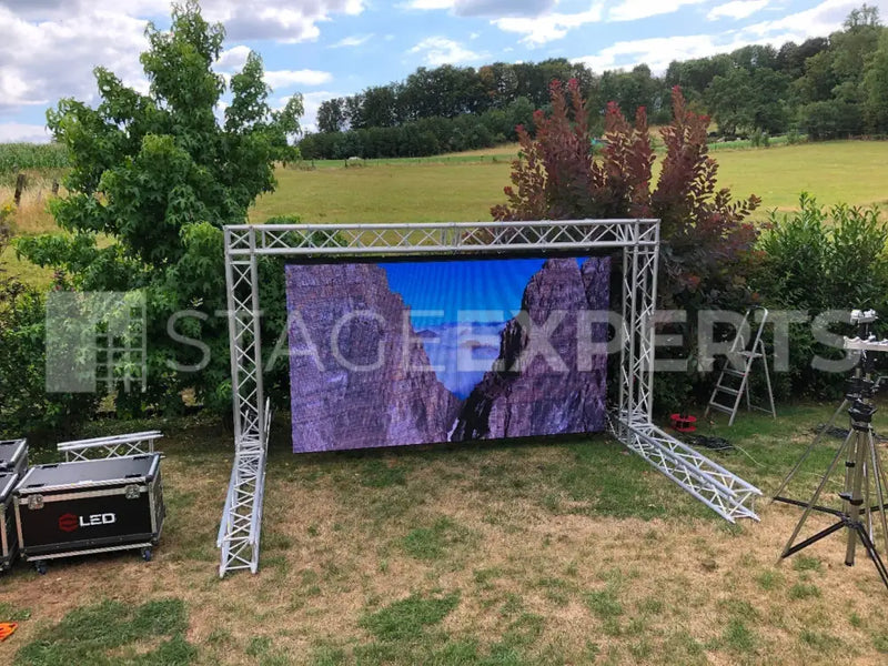 ELED CXO 3.91 Outdoor LED Screen 3m x 2m Package