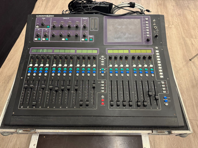 Allen & Heath GLD 80 inkl. Stagebox AR2412 und AR84