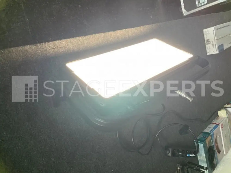 Elation TVL Softlight DW – Variable White LED Softlight