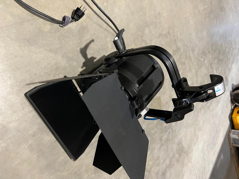 ARRI T1 1 kW Fresnel Bundle – 8 Units with Flight Cases