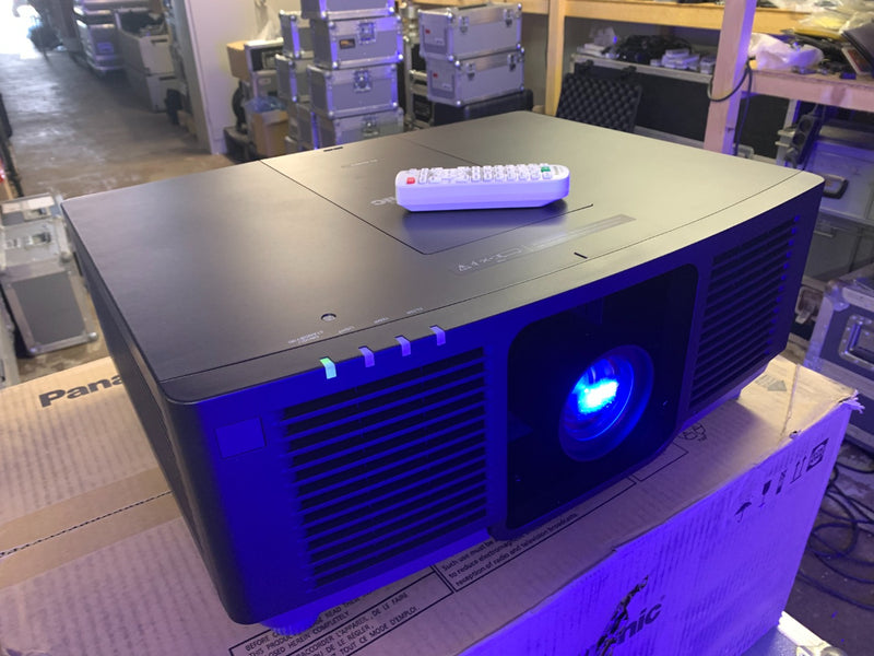 Panasonic PT-MZ882BE 8,200 lm LCD laser projector – Demo