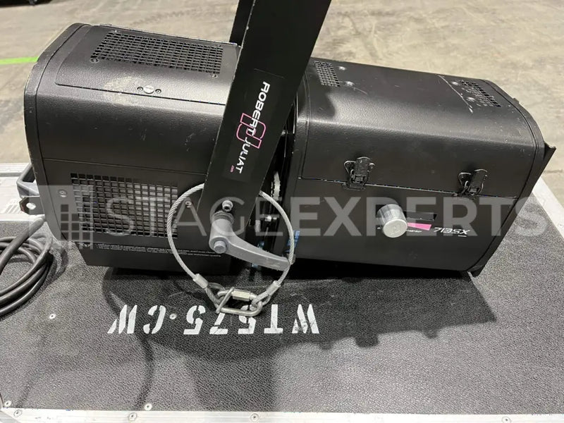Robert Juliat 713SX2 2kW Zoom Profile 29–50°, G22 Base Pro