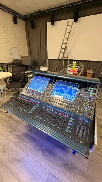 DiGiCo Quantum 326 digital mixer with MADI & Dante 64@96