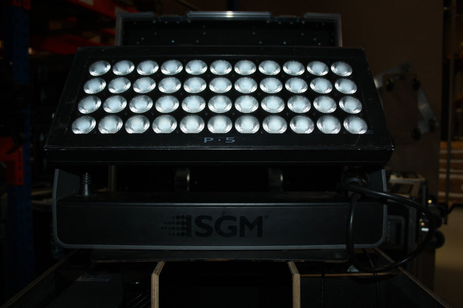 SGM P-5 LED Wash Sets with Flight Case – 4x per Set