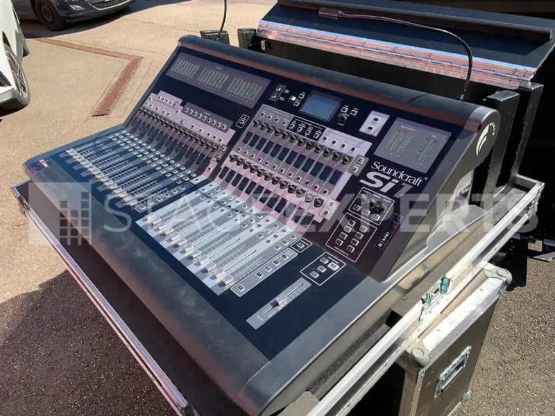 Soundcraft Si1 Digital Mixer 48+4 - Supplied with Flightcase