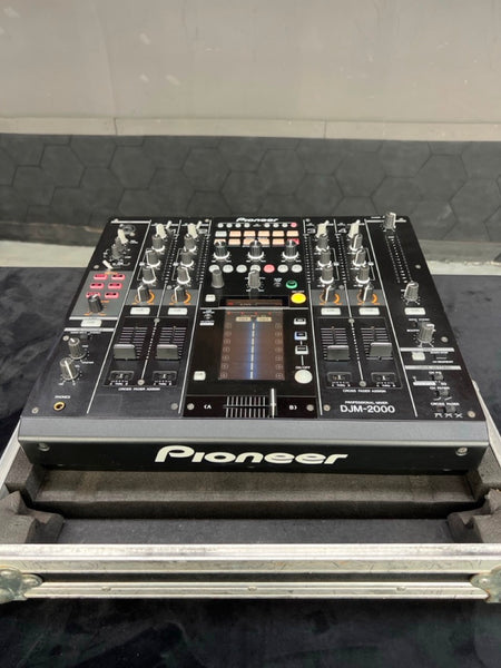 Pioneer DJM-2000NXS 4-Channel DJ Mixer with Flight Case