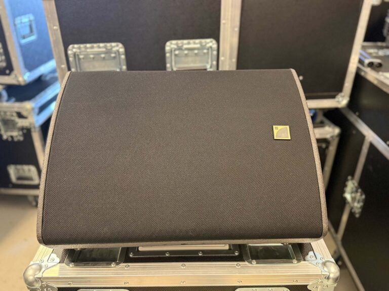 L-Acoustics X15 HiQ – 6 Stage Monitors with Amptown Cases