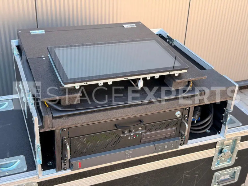 MA Lighting grandMA2 onPC Command Wing + Tour Pack & UPS