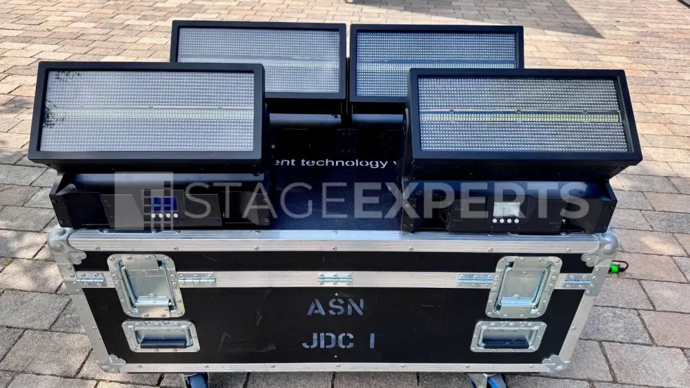 GLP JDC1 Set of 4 – Hybrid LED Strobes with Flight Case