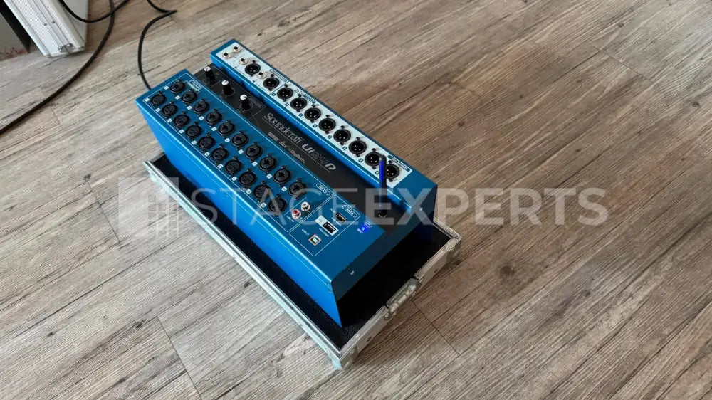 Soundcraft Ui24 Digital Mixer with Remote Control & Case
