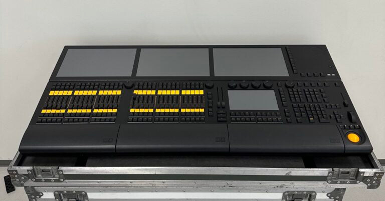 MA Lighting grandMA2 full-size console with flight case