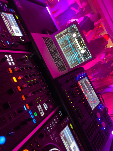 Pioneer CDJ-2000NXS2 (2) + DJM-900NXS2 with Case