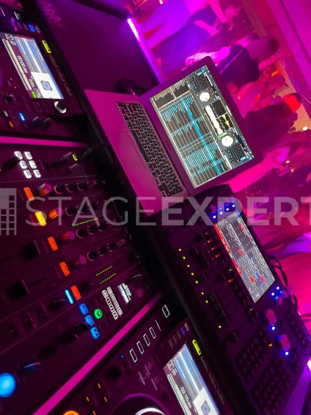 Pioneer CDJ-2000NXS2 (2) + DJM-900NXS2 Bundle with Case