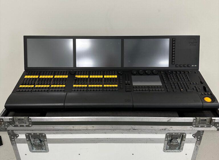MA Lighting grandMA2 full-size console with flight case